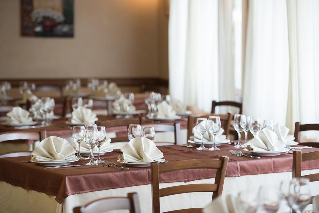 Valle Himara Pensionat Piana Degli Albanesi Exteriör bild