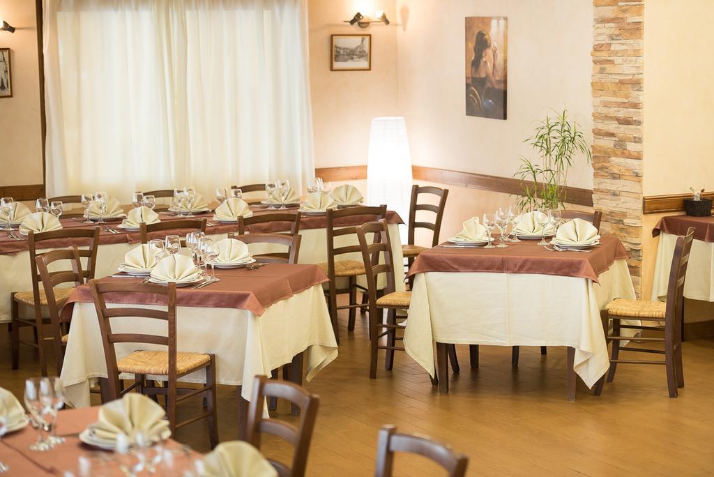 Valle Himara Pensionat Piana Degli Albanesi Exteriör bild