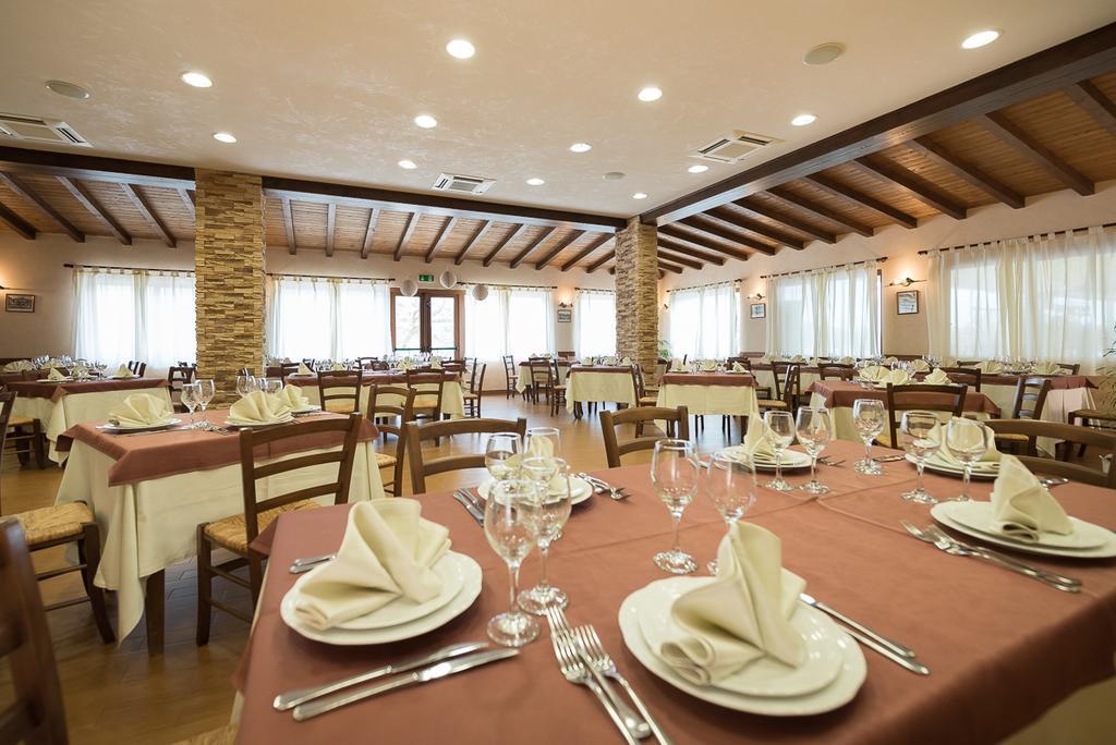 Valle Himara Pensionat Piana Degli Albanesi Exteriör bild