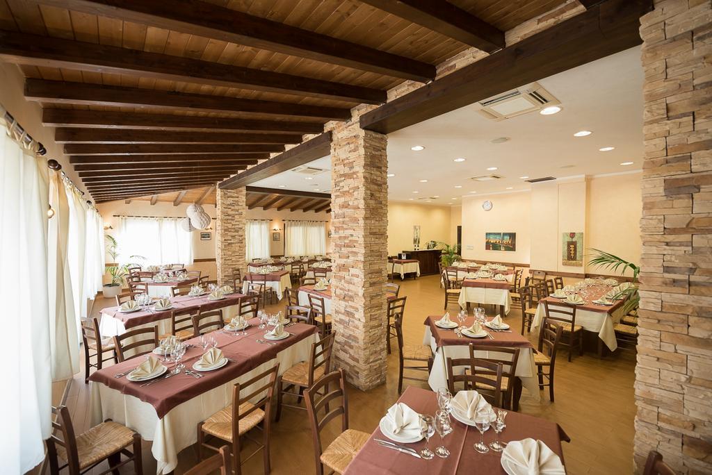 Valle Himara Pensionat Piana Degli Albanesi Exteriör bild