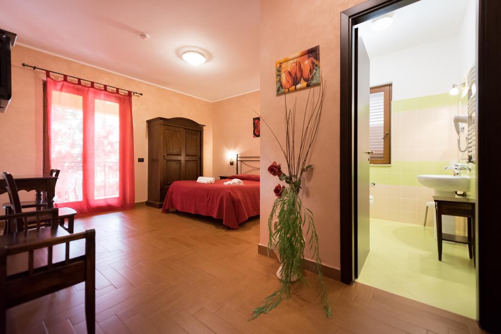Valle Himara Pensionat Piana Degli Albanesi Exteriör bild